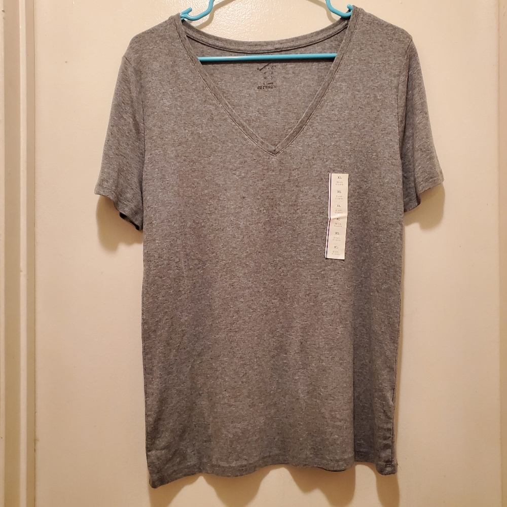 and ea wy v neck t-shirt
